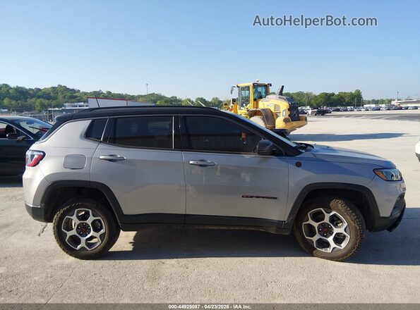 3C4NJDDB7NT124461 2022 JEEP COMPASS Gray უკანა სალონის ხედი
