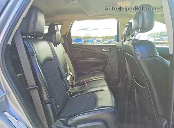 3C4PDCGB6LT194195 2020 DODGE JOURNEY Серебряный Вид задней части салона