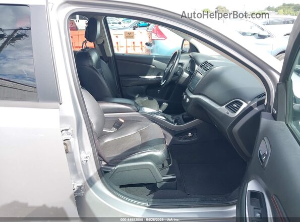 3C4PDDEG7KT759007 2019 DODGE JOURNEY Silver Widok wnętrza z przodu