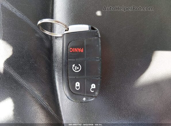 3C4PDDGG2HT703692 2017 DODGE JOURNEY Белый Вид панели приборов
