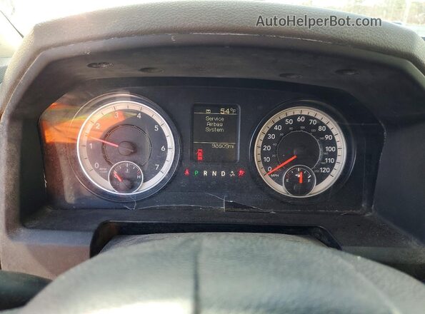3C63R3AT5HG586982 2017 RAM 3500 White Вид щитка приладів