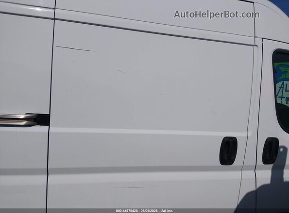 3C6LRVDG4SE504124 2025 RAM PROMASTER 2500 White Vista interior trasera