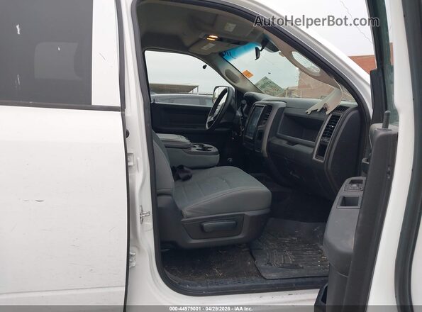 3C6UR5CJ7HG679871 2017 RAM 2500 White წინა სალონის ხედი