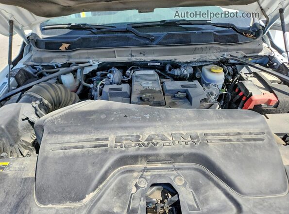 3C6UR5CL0RG223746 2024 RAM 2500 White უკანა სალონის ხედი