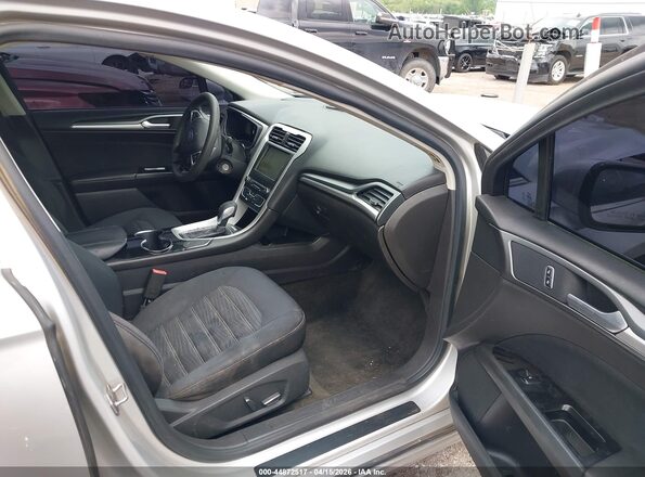 3FA6P0H76GR272575 2016 FORD FUSION Silver Front interior view