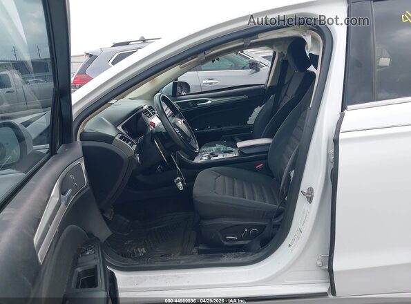 3FA6P0HD1JR231591 2018 FORD FUSION White Front interior view