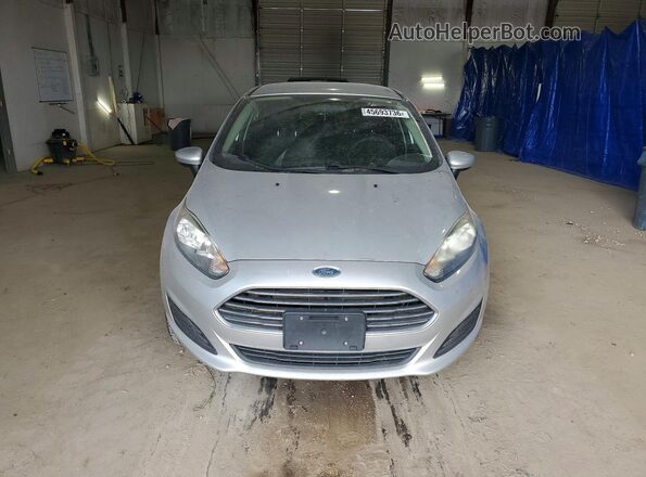 3FADP4AJ7HM109677 2017 FORD FIESTA Серебряный Вид спереди