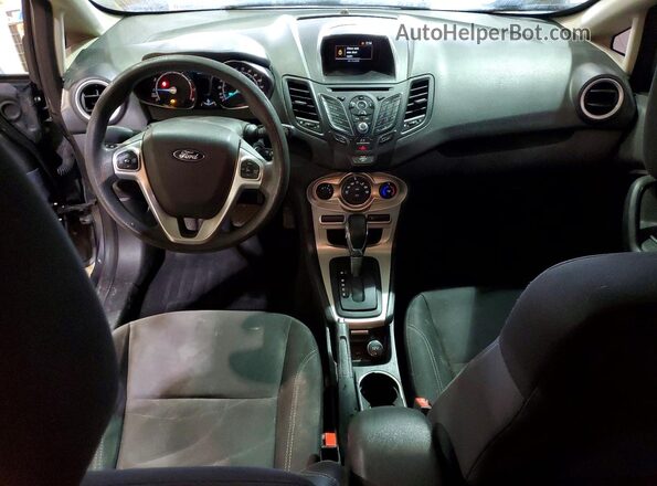 3FADP4BJ1JM113714 2018 FORD FIESTA Серый Вид панели приборов