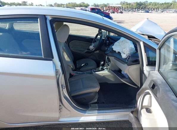 3FADP4BJ1KM145371 2019 FORD FIESTA Silver Սալոնի դիմացի տեսք