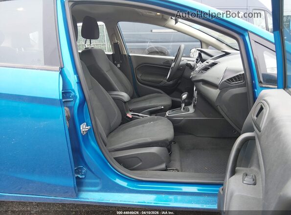 3FADP4EJ5HM170052 2017 FORD FIESTA Синий Вид салона спереди