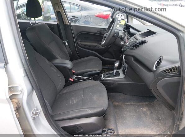 3FADP4EJ7HM109219 2017 FORD FIESTA Silver Front interior view