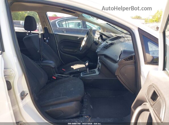 3FADP4EJ8JM127878 2018 FORD FIESTA White Widok wnętrza z przodu