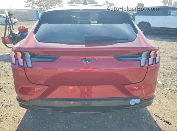 3FMTK3R70MMA27142 2021 FORD MUSTANG MACH-E PREMI Red Widok z tyłu