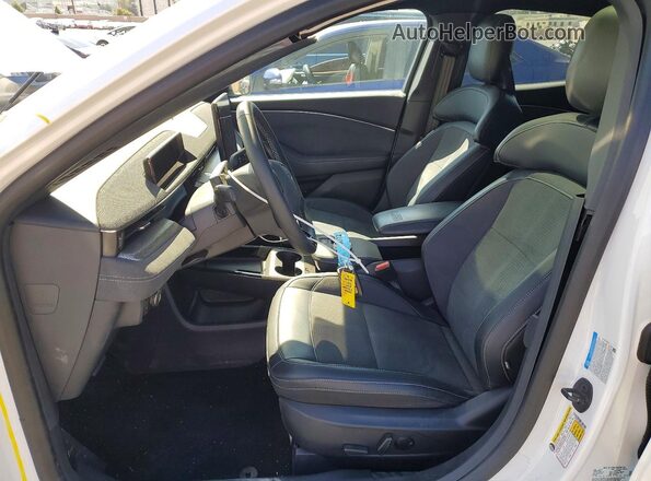 3FMTK4SX6PMA36769 2023 FORD MUSTANG White Vista interior delantera