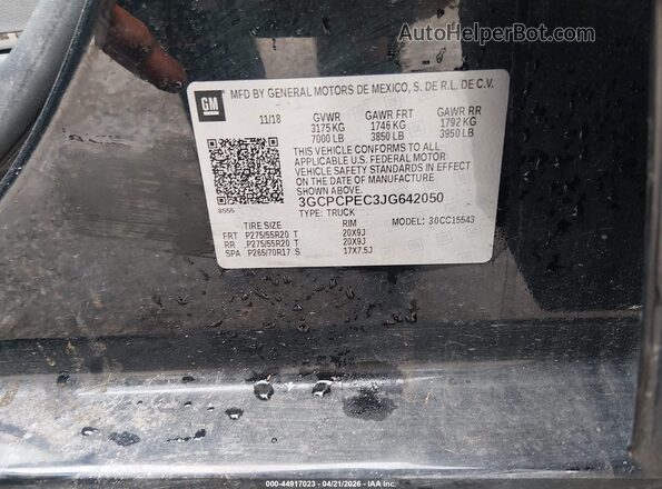3GCPCPEC3JG642050 2018 CHEVROLET SILVERADO Black Vista del compartimento del motor