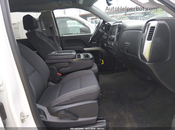 3GCPCREC2JG110557 2018 CHEVROLET SILVERADO Белый Вид салона спереди