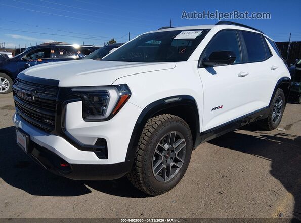 3GKALYEG2TL205704 2026 GMC TERRAIN White წინა მარცხენა ხედი სამი მეოთხედიდან