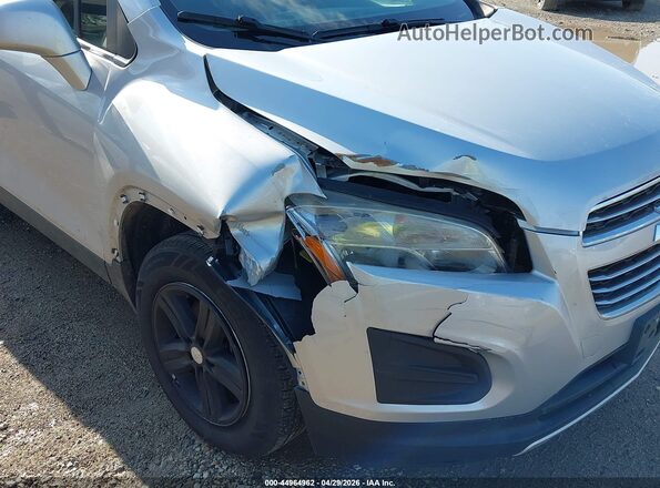 3GNCJPSB6GL260604 2016 CHEVROLET TRAX Серебряный Вид спереди