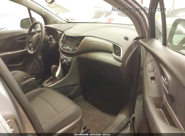 3GNCJPSB9LL275821 2020 CHEVROLET TRAX Gray Vista interior delantera