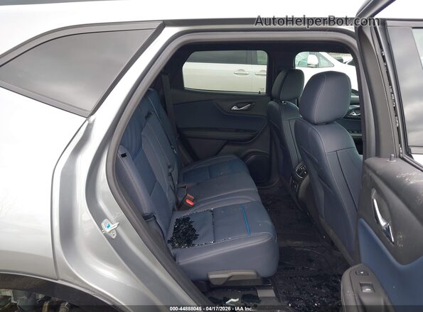 3GNKBKRS2SS154120 2025 CHEVROLET BLAZER Silver VIN կոդի պիտակի տեսք