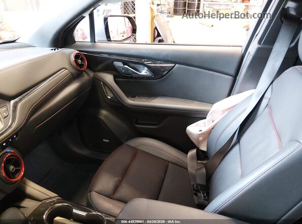 3GNKBKRS9SS139775 2025 CHEVROLET BLAZER Gray Widok wnętrza z przodu