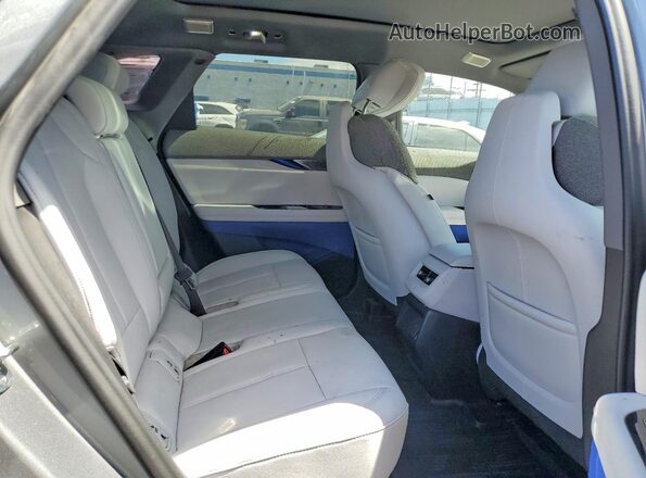 3GYK3EMR2SS231400 2025 CADILLAC OPTIQ Silver Вид задньої частини салону