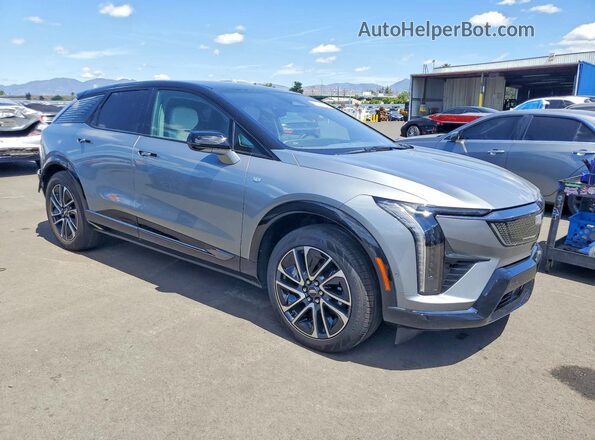 3GYK3EMR2SS231400 2025 CADILLAC OPTIQ Silver Передня права чверть