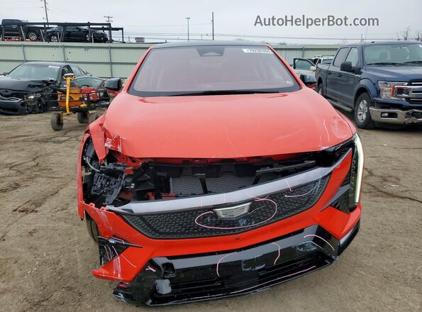 3GYK3EMR4SS254693 2025 CADILLAC OPTIQ Orange Դիմացի տեսք