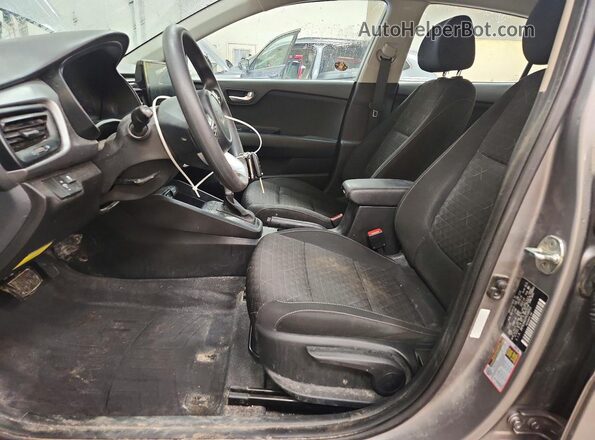 3KPA24AD2PE538353 2023 KIA RIO Gray Front interior view