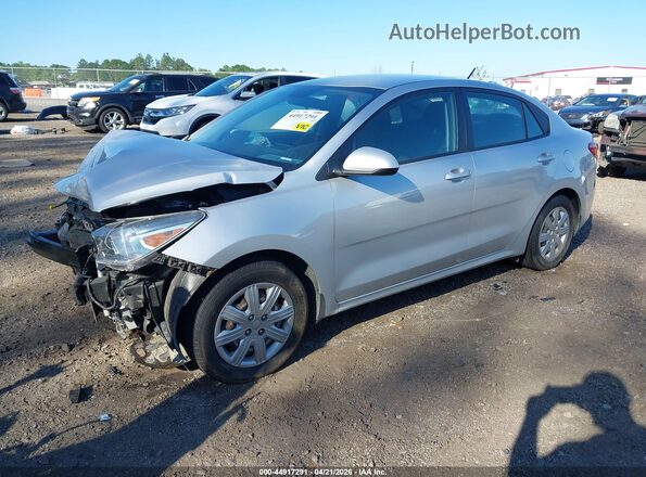3KPA24AD3ME383100 2021 KIA RIO Silver Vista tres cuartos delantera izquierda