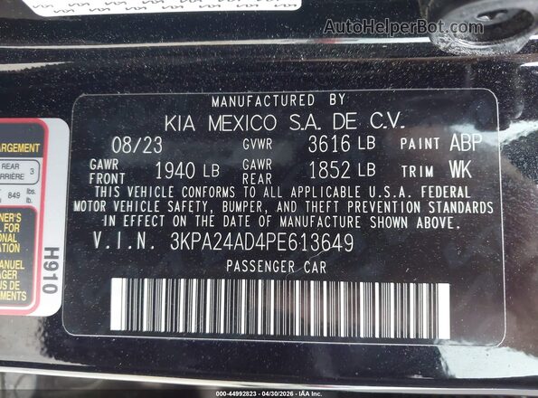 3KPA24AD4PE613649 2023 KIA RIO Black Vista del compartimento del motor