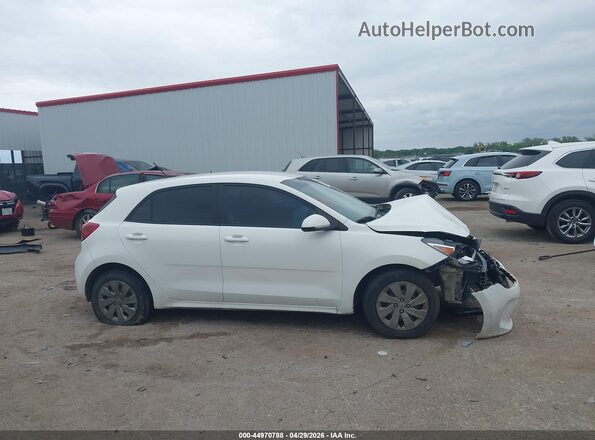 3KPA25AD1LE299913 2020 KIA RIO 5-DOOR White უკანა სალონის ხედი
