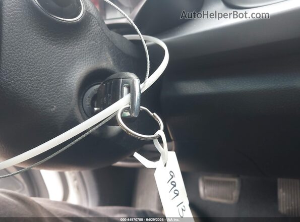 3KPA25AD1LE299913 2020 KIA RIO 5-DOOR White წინა პანელის ხედი