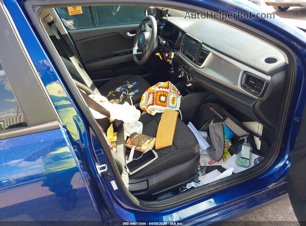 3KPA25AD3LE338291 2020 KIA RIO 5-DOOR Blue Вид салону спереду