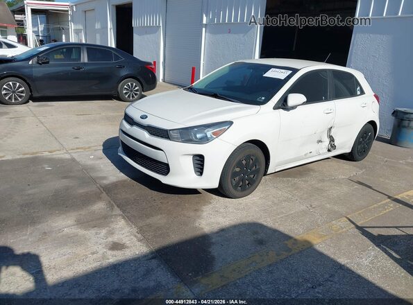 3KPA25AD9LE328400 2020 KIA RIO 5-DOOR White წინა მარცხენა ხედი სამი მეოთხედიდან