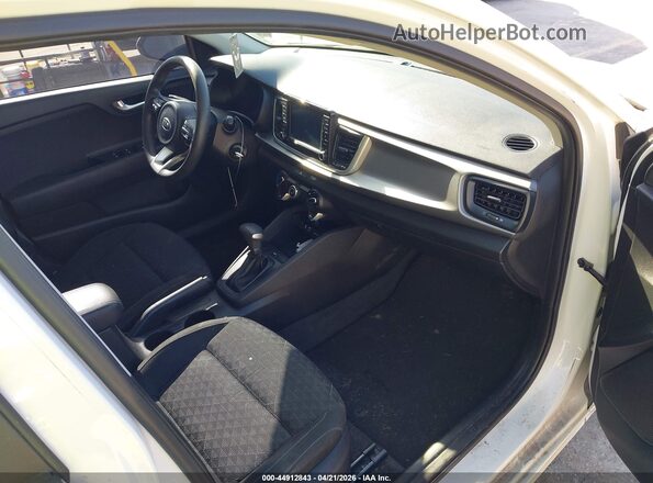 3KPA25AD9LE328400 2020 KIA RIO 5-DOOR White წინა სალონის ხედი