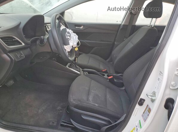 3KPC24A67LE095881 2020 HYUNDAI ACCENT White Widok wnętrza z przodu