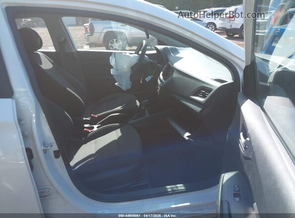 3KPC24A69LE113832 2020 HYUNDAI ACCENT White Front interior view