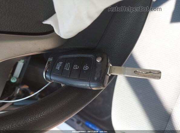 3KPC24A69LE113832 2020 HYUNDAI ACCENT White Dashboard view