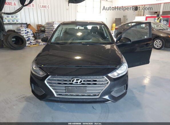 3KPC24A69LE118495 2020 HYUNDAI ACCENT Black Widok z przodu