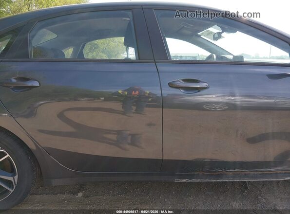 3KPF24AD3PE576972 2023 KIA FORTE Gray 