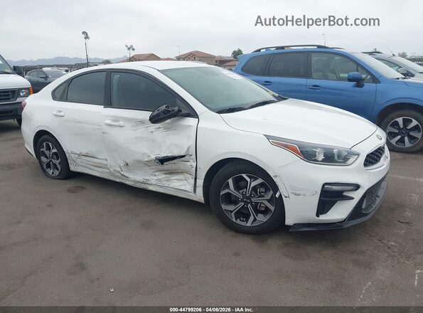 3KPF24AD4LE185016 2020 KIA FORTE White Front view