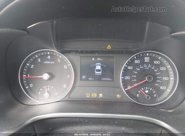 3KPF24AD4LE185016 2020 KIA FORTE White Rear seats view