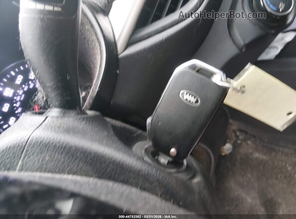 3KPF24AD4ME358955 2021 KIA FORTE Red Widok deski rozdzielczej