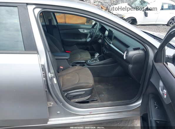 3KPF24AD5PE633446 2023 KIA FORTE Gray 