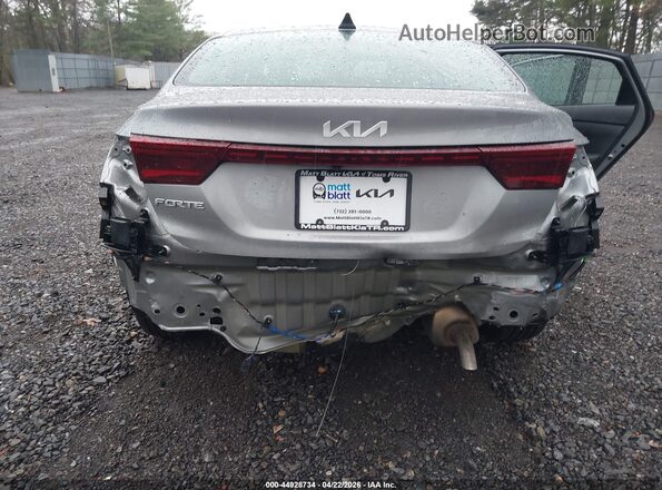 3KPF24AD5RE805879 2024 KIA FORTE Gray Widok z przodu