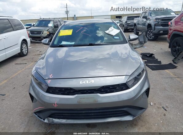 3KPF24AD8PE554742 2023 KIA FORTE Gray Widok wnętrza z tyłu