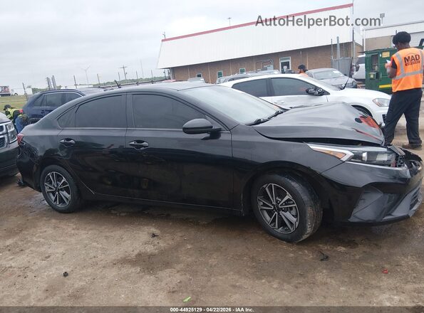 3KPF24AD9NE433117 2022 KIA FORTE Black უკანა სალონის ხედი