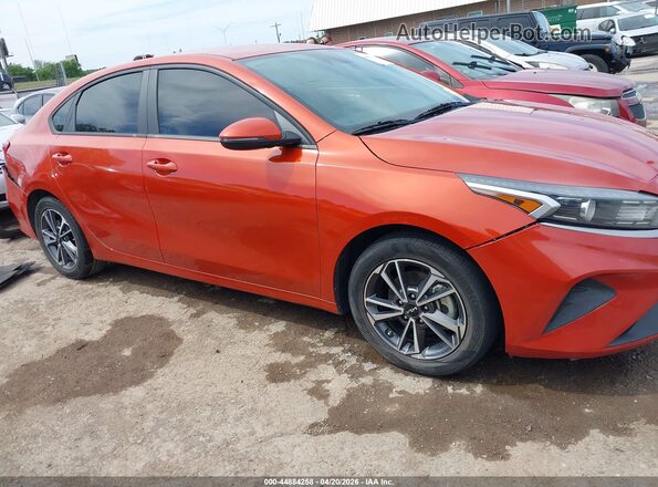 3KPF24AD9NE475075 2022 KIA FORTE Orange Սալոնի հետևի տեսք
