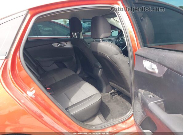 3KPF24AD9NE475075 2022 KIA FORTE Orange VIN կոդի պիտակի տեսք